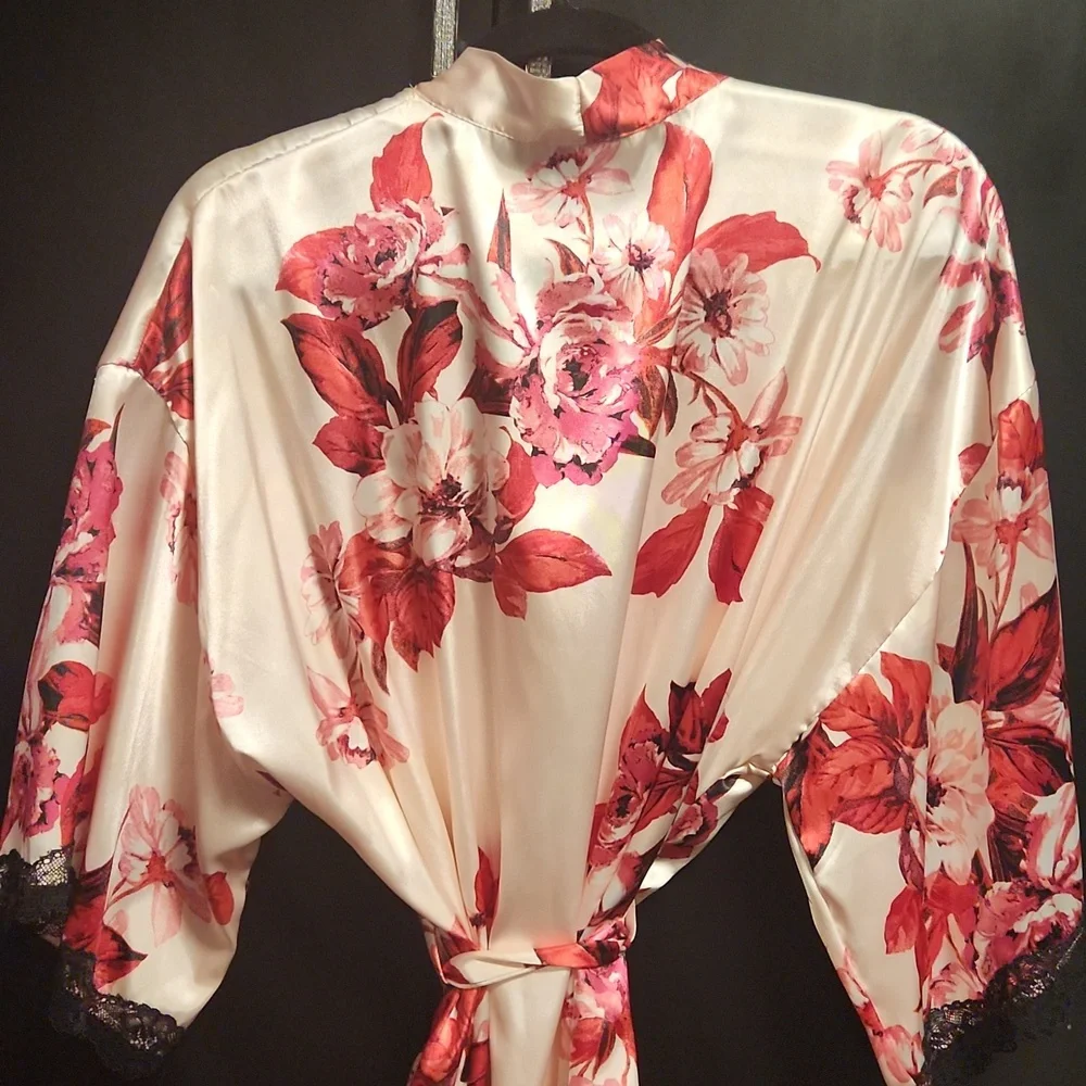 Satin Robe - Picture 6 of 9